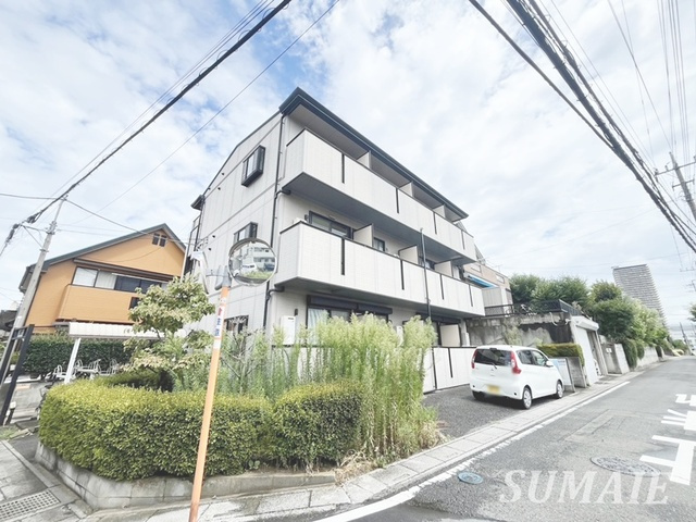 ミューレル信栄の外観|3階建てです！