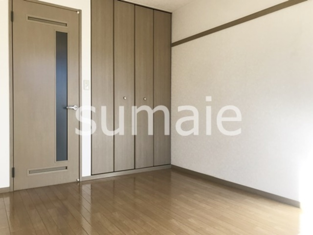 ミューレル信栄の洋室|人気のフローリングです。