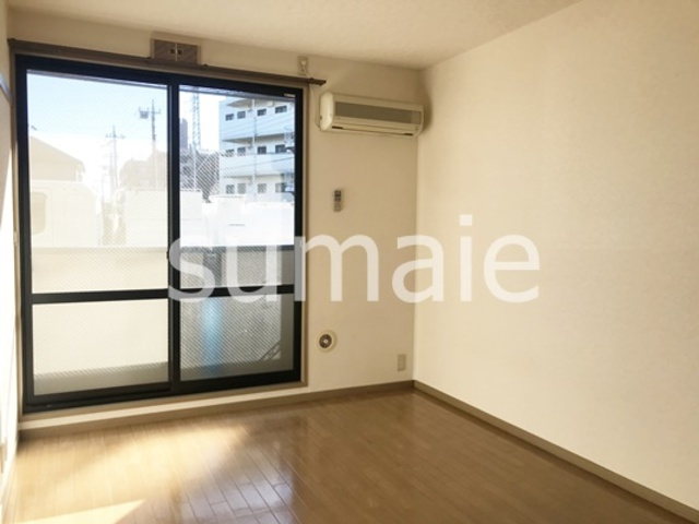 ミューレル信栄の寝室|人気のフローリングです。