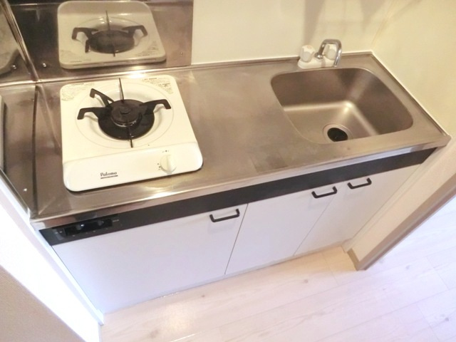 パークサイドＭＯＧＩのキッチン|☆１口ガスコンロ付き・まな板が置けます。☆