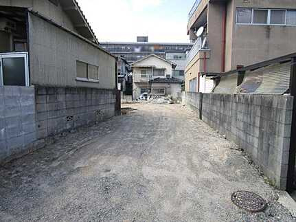 広島市安佐南区西原２丁目の前面道路含む現地写真
