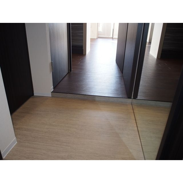 ヴィーナス今里の玄関