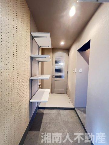 湘南西部住宅　２－２１号棟の玄関|落ち着いた玄関です