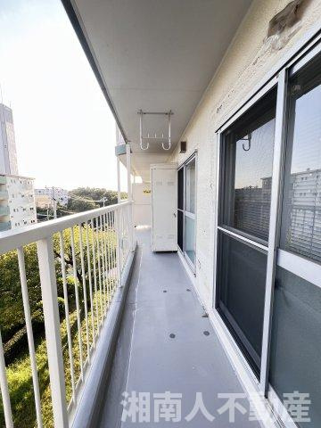 湘南西部住宅　２－２１号棟のバルコニー|バルコニー付きです