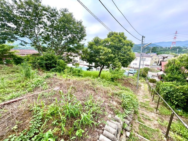 【外観】 | 物件の詳細については、現地を見てわかること以外に、役所や法務局などで調べないとわからないことがあります。そのため、現地に行く場合は、もしこの物件を買ったらどのような生活ができるかをイメージしましょう。
