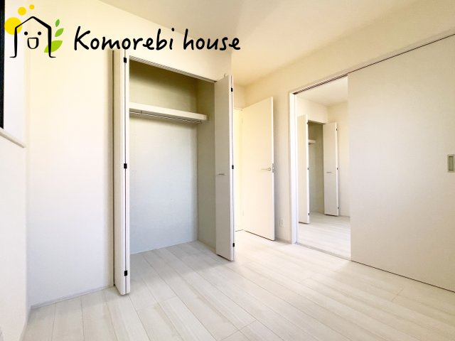 第8上尾二ツ宮　新築一戸建て　Aの収納|ハンガーラック付きのクローゼットがあり、洋服もしっかり収納できます。