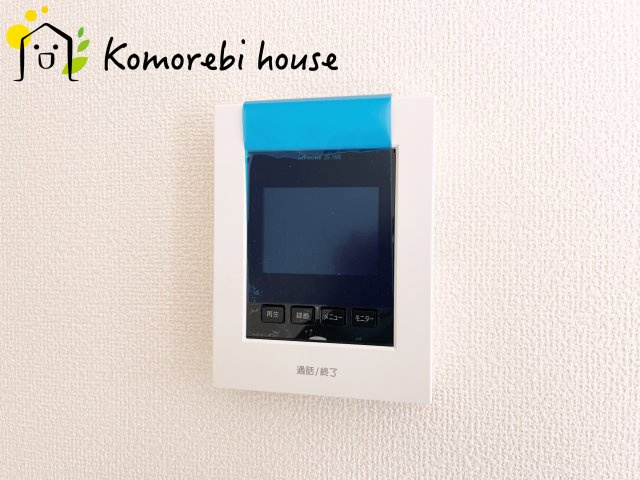 第8上尾二ツ宮　新築一戸建て　Aの防犯設備|来客時も画面で確認できる安心のTVモニターフォン。お子様のお留守番や宅配対応など、忙しい毎日をしっかりサポートします。															