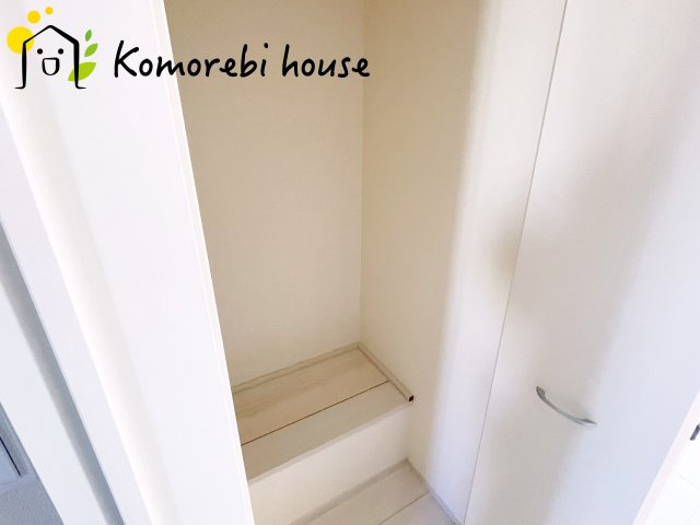 第8上尾二ツ宮　新築一戸建て　Aの収納|収納が多いと、生活のリズムが変わります。朝は身支度がサッと済み、夜はリビングが散らからない。家族の荷物が増えてもゆとりを保てる、長く快適に住める収納計画です。															