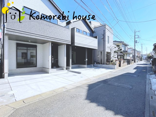 第8上尾二ツ宮　新築一戸建て　Aの前面道路含む現地写真|分譲地内の交通量少なめの道路沿い。小さなお子さまのいるご家庭も安心して暮らせる、穏やかな住環境です。															