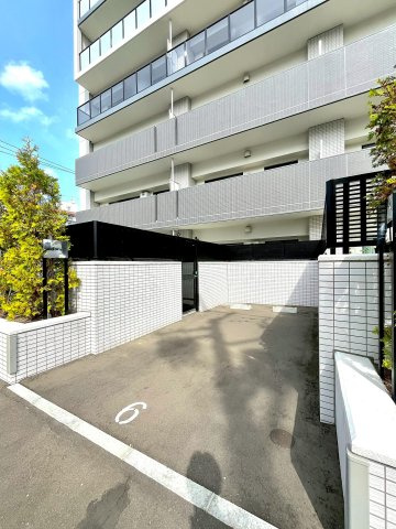 ファインシティアイム札幌二十四軒　スクエア棟の駐車場|専用駐車場で利用者同士のトラブルの心配もありません♪