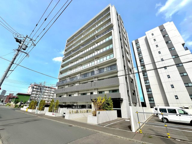 ファインシティアイム札幌二十四軒　スクエア棟の外観