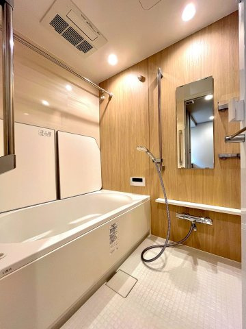 ファインシティアイム札幌二十四軒　スクエア棟の浴室|浴室暖房・乾燥機付きです♪