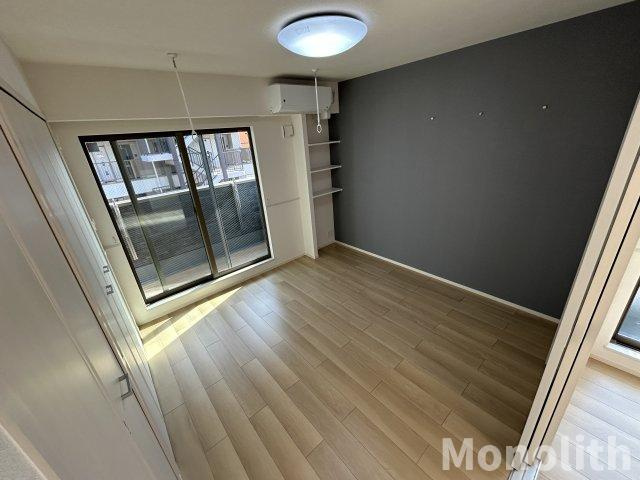 ベルハイネスの洋室