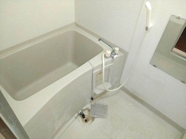 フラッツ西落合の浴室