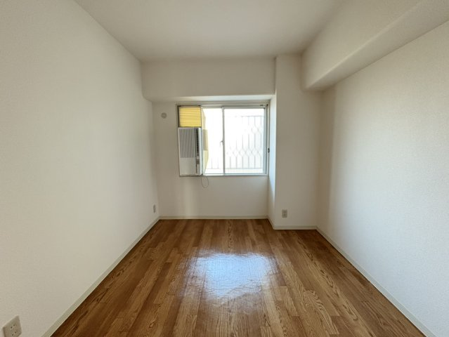 コンドミニアム甲東園の洋室