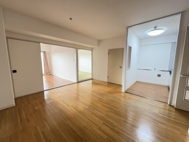 コンドミニアム甲東園の居間・リビング