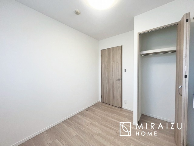 【洋室】 | 平日・休日問わず、いつでもご見学が出来ます♪☆実際に見て、触れて感じる安心のお住まい探しを体験して下さい♪☆物件情報だけでなく、地域の特色などなどエリア情報もお伝え出来たら嬉しいです♪