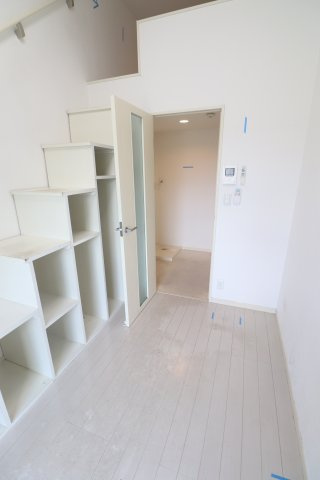 TMレジデンスの居間・リビング|同間取り別部屋の参考写真です。