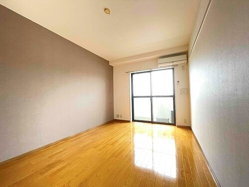 プレジオ３の居間・リビング|洋室 約7.5畳  ※同タイプ別部屋2022年9月撮影