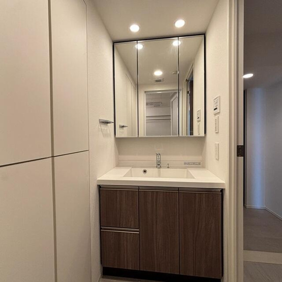 【洗面所】 | ※写真は同タイプ住戸です。 