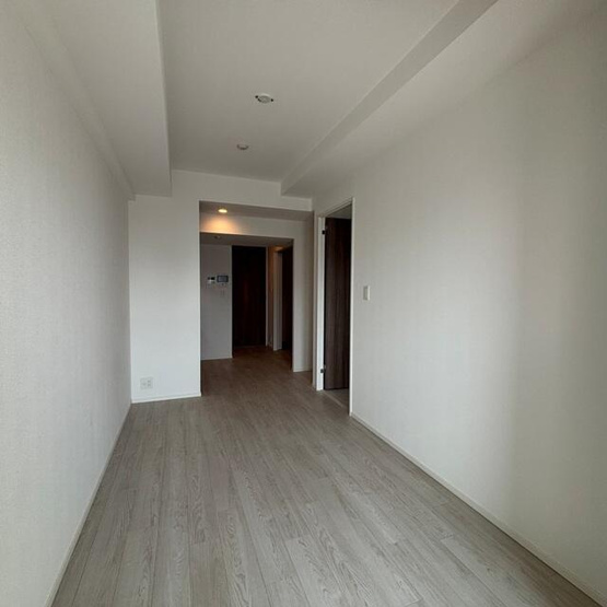 【居間・リビング】 | ※写真は同タイプ住戸です。 