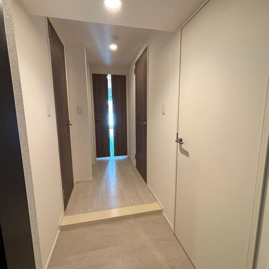 【玄関】 | ※写真は同タイプ住戸です。 