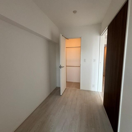 【居間・リビング】 | ※写真は同タイプ住戸です。 