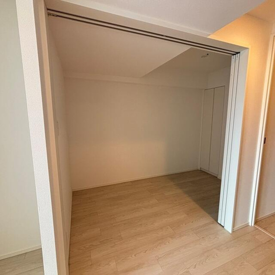 【内装】 | ※写真は同タイプ住戸です。 