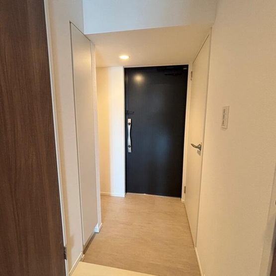 【玄関】 | ※写真は同タイプ住戸です。 