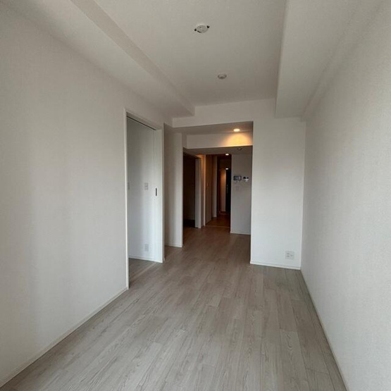 【居間・リビング】 | ※写真は同タイプ住戸です。 