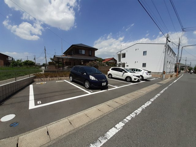 ルピナスの駐車場