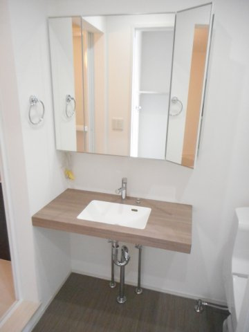 ルピナスの独立洗面台