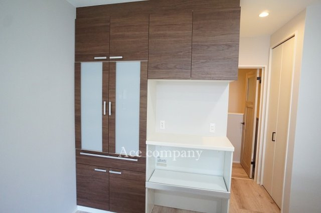 【収納】 | 八尾市楠根町2丁目 | キッチン背面に大型カップボード付きです！