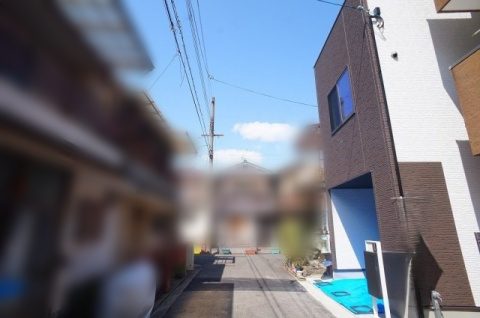 【前面道路含む現地写真】 | 八尾市楠根町2丁目 | 【前面道路：幅員約4ｍ】