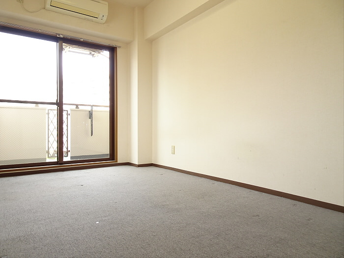 クレセントトミザワの居間・リビング