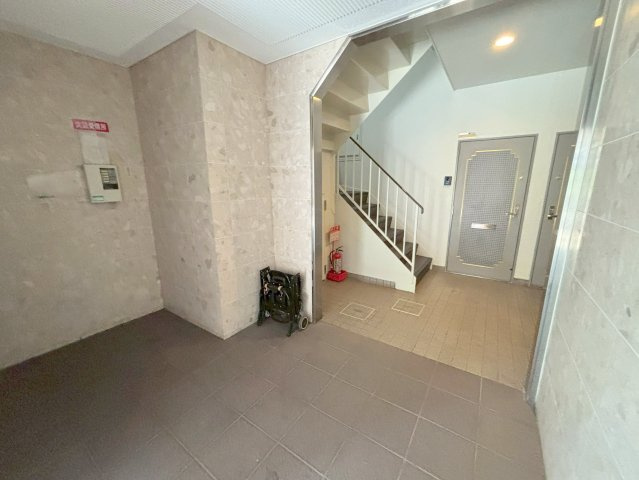 メゾンリュートのロビー