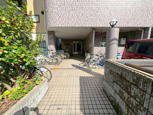 メゾンリュートのエントランス