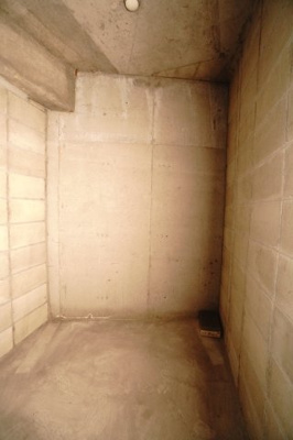 【設備】 | 【上質リノベ】ダイヤコーポ東雲 | 【約1.6帖トランクルーム】
季節モノの収納やアウトドア用品の保管に便利な、無償トランクルーム付き。
お部屋の中をすっきり保てる、暮らしを整える＋αの収納空間です。