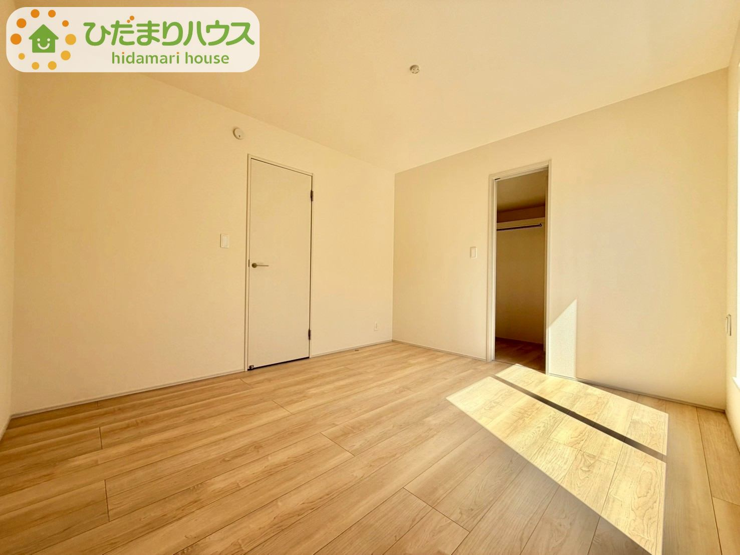 野田市清水619番1　新築戸建　A号棟の寝室|大きなベッドを置いても余裕の広さの主寝室♪♪						
