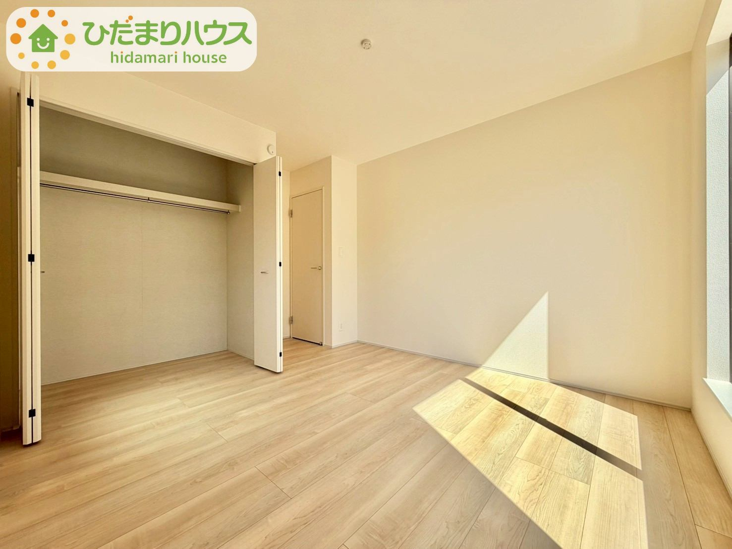 野田市清水619番1　新築戸建　A号棟の洋室|お洋服の多い女性に人気！収納力の高いクローゼット付☆彡							
