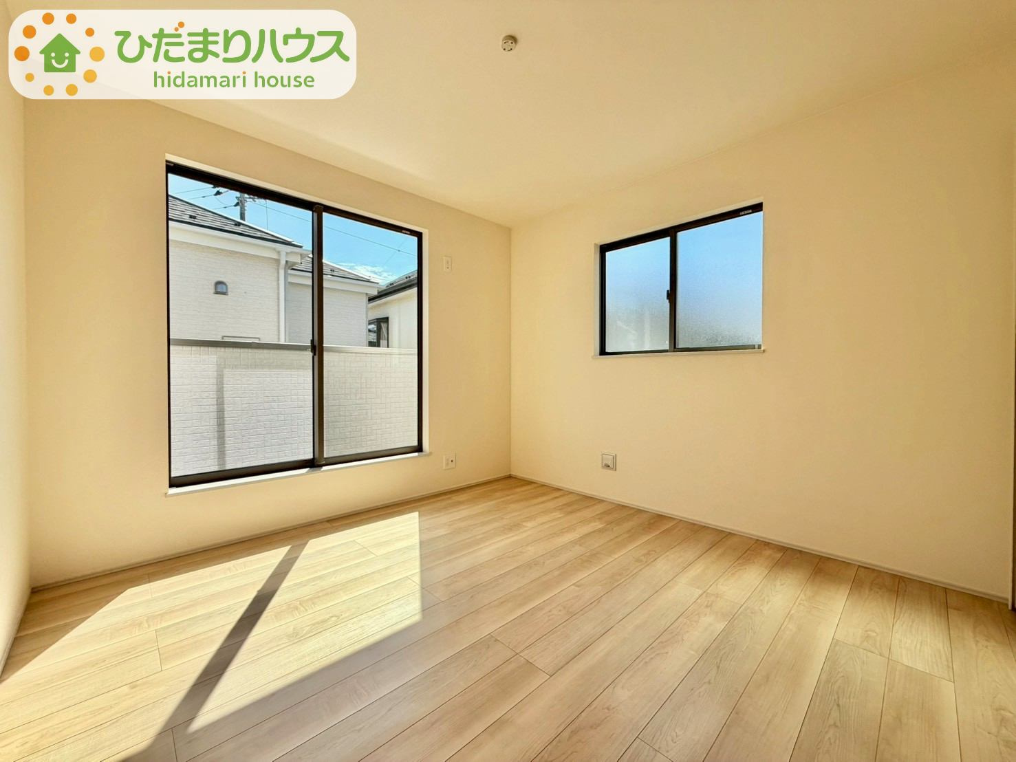 野田市清水619番1　新築戸建　A号棟の洋室|バルコニーに面していて、たっぷり光りの入る明るい子供部屋です！							
