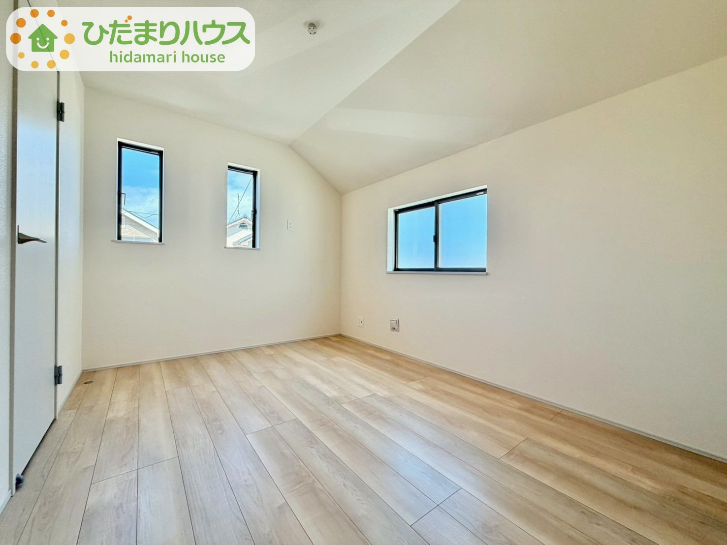 野田市清水619番1　新築戸建　A号棟の洋室|窓が多く、明るい空間を演出してくれます(*^^*)					
