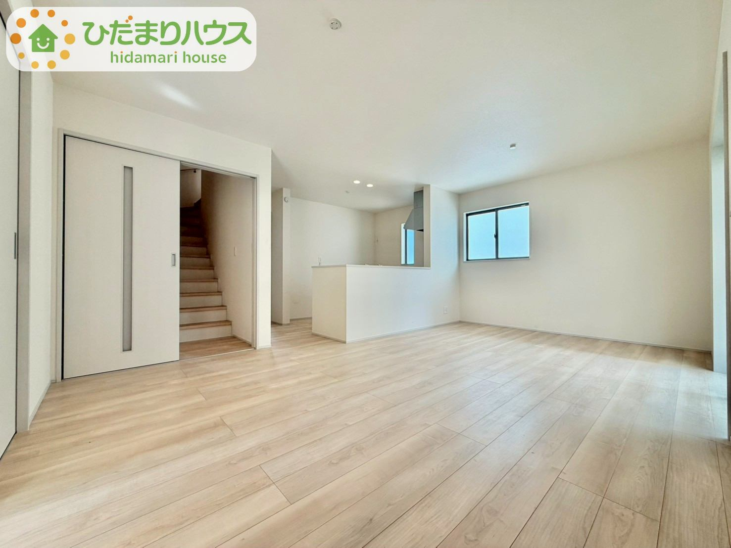 野田市清水619番1　新築戸建　A号棟の居間・リビング|家族団らんの時間も増えそうなくつろぎのＬＤＫ☆						
