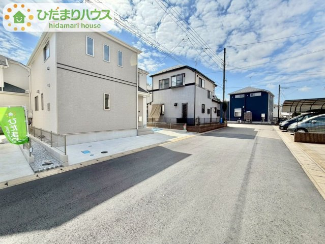 野田市清水619番1　新築戸建　A号棟の前面道路含む現地写真|交通量の少ない前面道路は、小さなお子様のいるご家庭でも安心です！