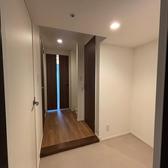 【玄関】 | ※写真は同タイプ住戸です。 