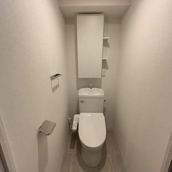 【トイレ】 | ※写真は同タイプ住戸です。 