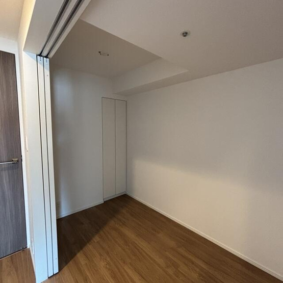 【居間・リビング】 | ※写真は同タイプ住戸です。 