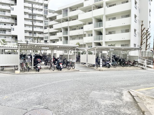 ラウンドシティフドウ香里南B棟の駐輪場