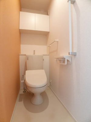 【トイレ】 | リヴィエール　ワカ | 落ち着いた色調のトイレです