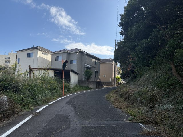 常滑市大谷朝陽ヶ丘1丁目　売地の前面道路含む現地写真|前面道路